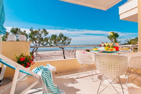 Patio, Natural landscape, View (from property/room), Balcony/Terrace, Beach, Sea view