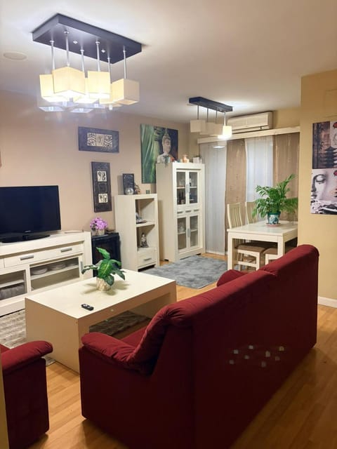 Communal lounge/ TV room, Living room, Dining area