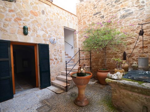Patio, Inner courtyard view