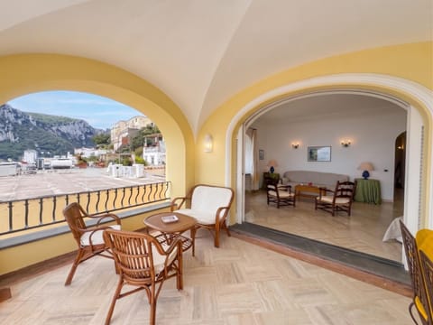 Patio, Day, Natural landscape, View (from property/room), Balcony/Terrace, Living room, Mountain view