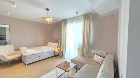 Bed, TV and multimedia, Living room, Photo of the whole room, Seating area, Bedroom