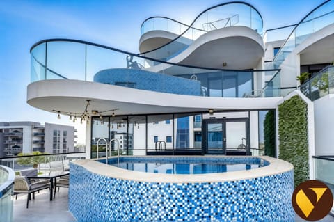 Property building, Swimming pool