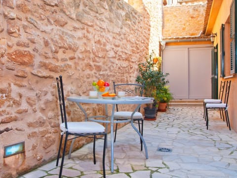 Patio, Inner courtyard view
