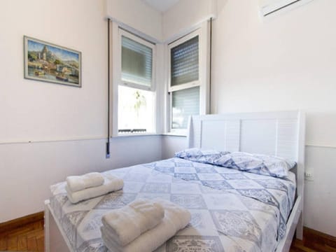 Bed, Bedroom, Sea view
