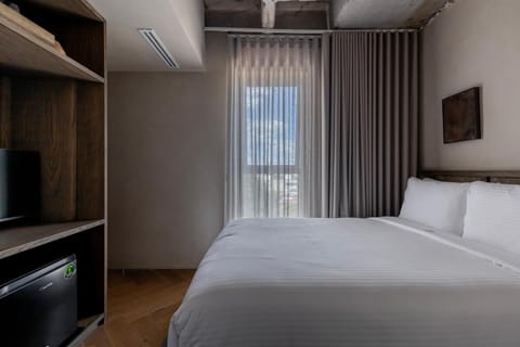 Bed, Photo of the whole room, Seating area, Bedroom, minibar