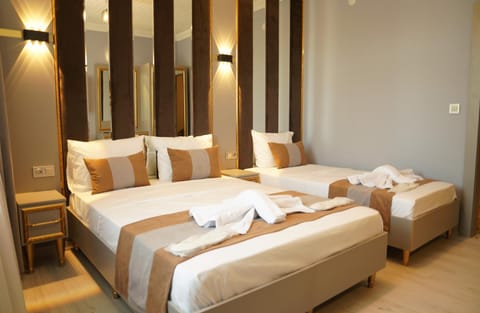 Bed, towels