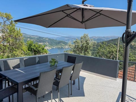 Day, View (from property/room), Balcony/Terrace, Dining area, Mountain view, River view