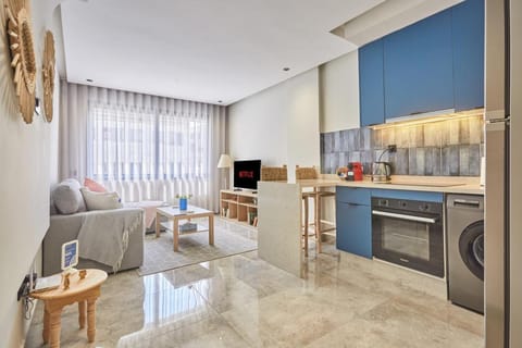 TV and multimedia, Kitchen or kitchenette, Living room, Seating area, Dining area, dishwasher, minibar, oven, pet friendly, stove