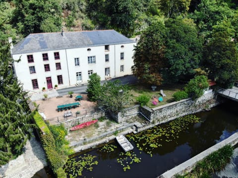 Off site, Bird's eye view, Billiard, Darts, Game Room, Table tennis, Coffee/tea facilities, Living room, Business facilities, Canoeing, Hiking, Cycling, Family