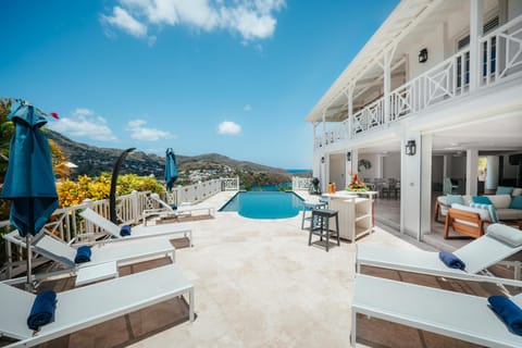 Property building, Patio, Natural landscape, View (from property/room), Balcony/Terrace, Mountain view, Pool view, Sea view, Swimming pool, sunbed