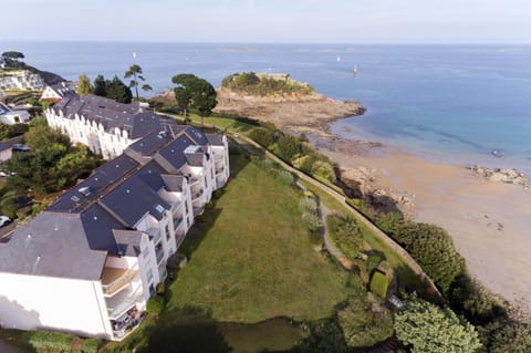 Les Terrasses De La Comtesse Apartment in Saint-Quay-Portrieux
