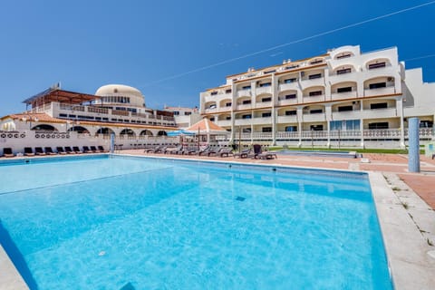 Property building, Restaurant/places to eat, Swimming pool