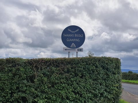 Property building, Property logo or sign