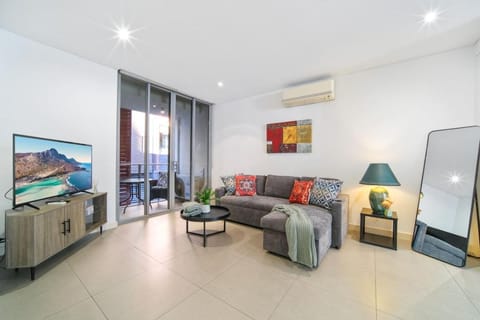 TV and multimedia, Living room, Seating area, air conditioner