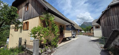 Property building, Facade/entrance