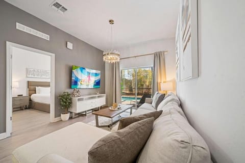 TV and multimedia, Living room, Seating area, Evening entertainment