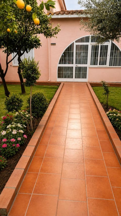 Property building, Day, Garden, Garden view