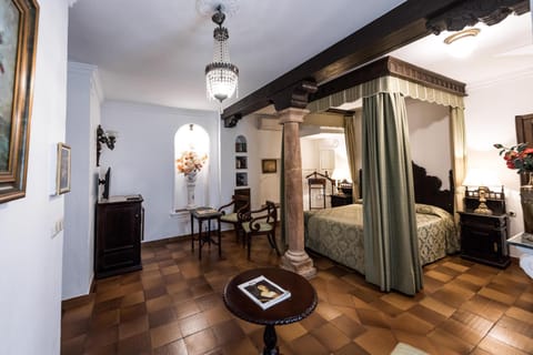 Bed, Photo of the whole room, Decorative detail