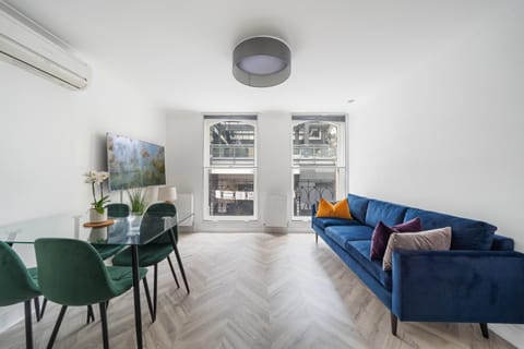 Living room, Seating area, Dining area, air conditioner