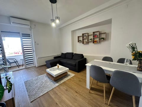 Balcony/Terrace, Living room