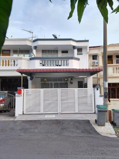 Property building, Parking