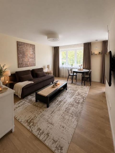 Bed, TV and multimedia, Living room, Photo of the whole room, Dining area