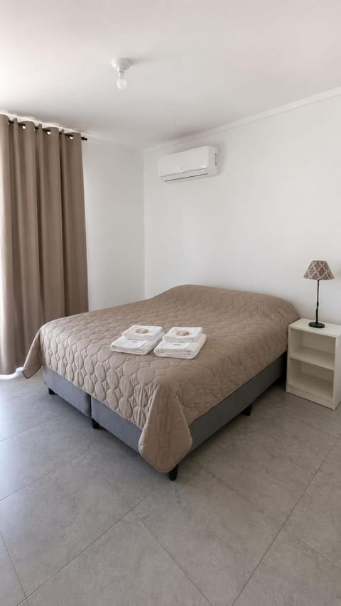 Bed, Bedroom, towels, air conditioner