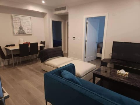TV and multimedia, Living room, Dining area