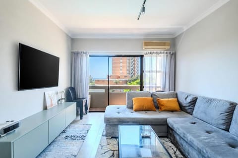 TV and multimedia, Seating area, air conditioner