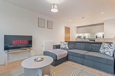 Communal lounge/ TV room, Bed, TV and multimedia, Kitchen or kitchenette, Living room, Photo of the whole room, Seating area, Dining area, Evening entertainment, minibar