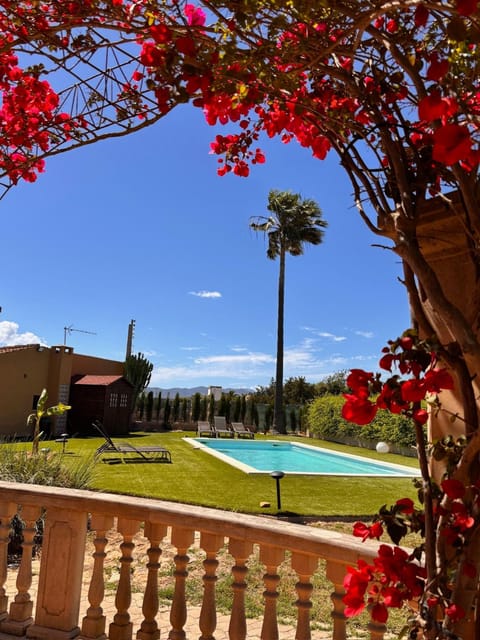 Off site, Garden, Swimming pool