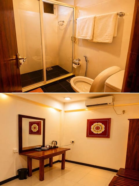 Shower, Toilet, Bathroom, Breakfast