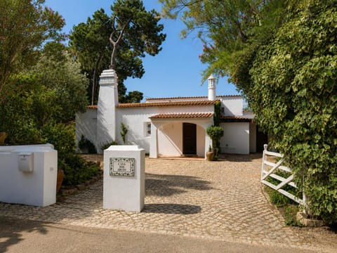 Property building, Off site, Parking