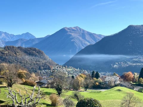 Balcony/Terrace, Mountain view