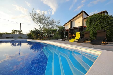Property building, Spring, Off site, Day, Neighbourhood, Winter, Summer, Snorkeling, Autumn, Swimming pool, Swimming pool, Open Air Bath