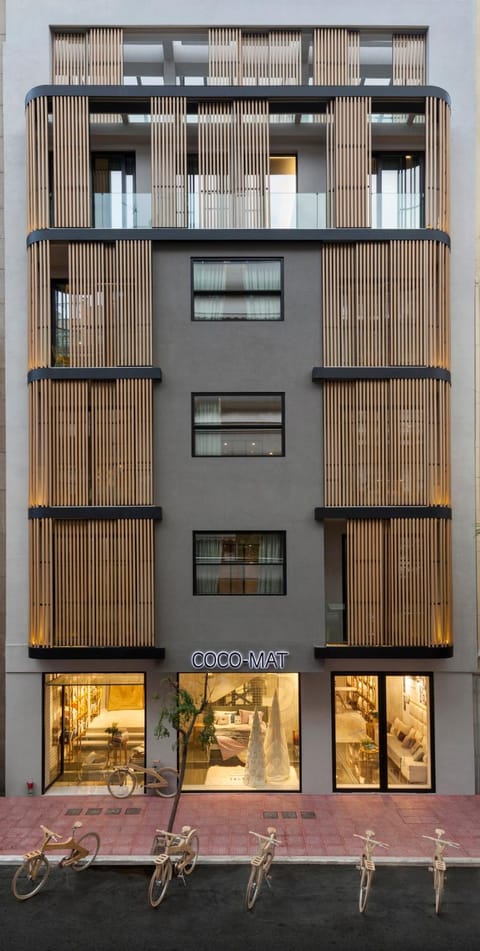 Restaurant/places to eat, Facade/entrance, Neighbourhood, Area and facilities