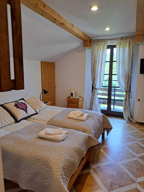 Shower, Bed, Bathroom, TV and multimedia, Bedroom, Communal kitchen, Mountain view, hair dryier, internet, towels