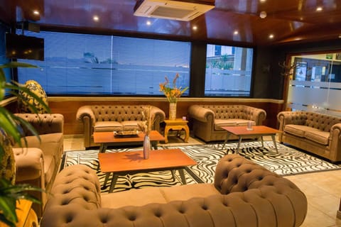 Communal lounge/ TV room