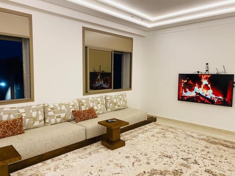 Communal lounge/ TV room, Seating area, Evening entertainment