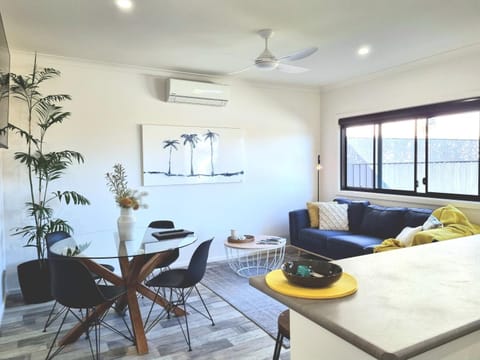 Kitchen or kitchenette, Living room, Dining area, kitchen