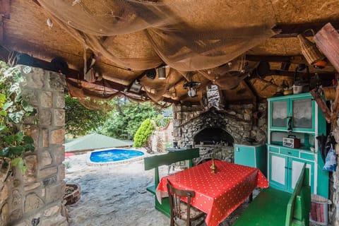 BBQ facilities, Garden, Hot Tub, Entertainment