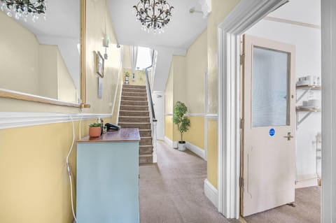 Summerlands Guest House Bed and Breakfast in Torquay