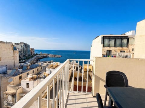 Property building, Nearby landmark, Day, Natural landscape, View (from property/room), Balcony/Terrace, City view, Sea view
