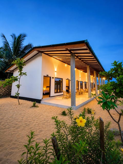 Property building, Day, Garden, Garden view