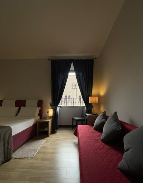 Bed, Living room, Photo of the whole room, Seating area, Bedroom