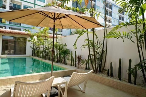 Pool view, Swimming pool, sunbed