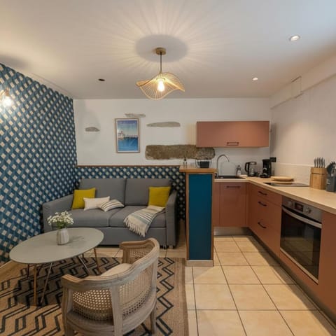 Coffee/tea facilities, Kitchen or kitchenette, Living room, Seating area, Dining area, dishwasher, oven, pet friendly, toaster