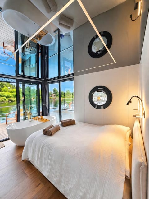 Property building, Balcony/Terrace, Spa and wellness centre/facilities, Bedroom, Bath