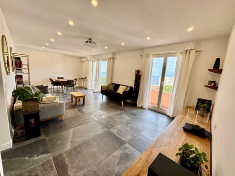 TV and multimedia, Living room, Dining area