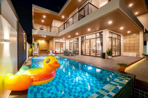 Property building, Swimming pool